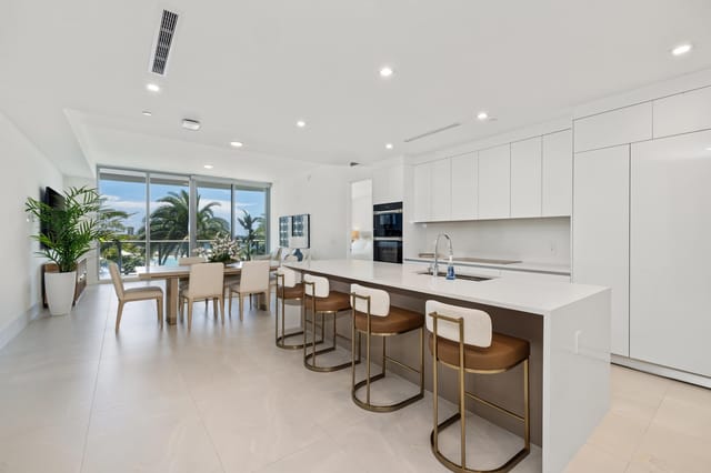 220 Lake Shore Drive 704, Lake Park, FL 33403