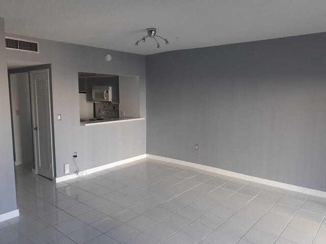 1965 S OCEAN Drive 4H, Hallandale Beach, FL 33009