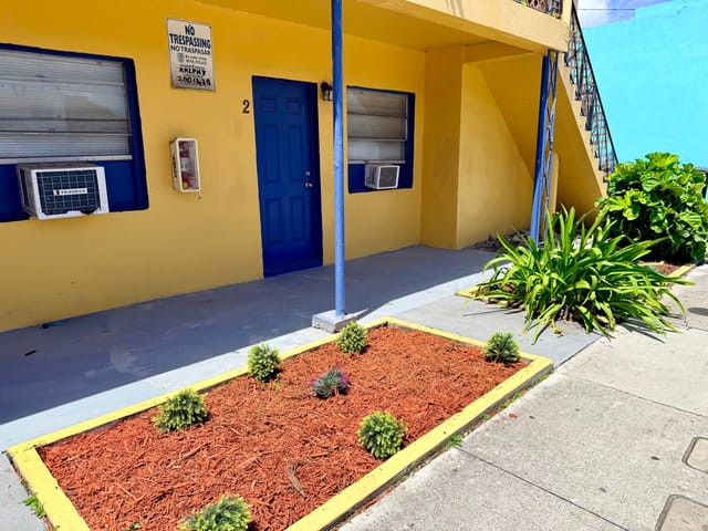 1007 N TAMARIND Avenue Apt 2, West Palm Beach, FL 33401