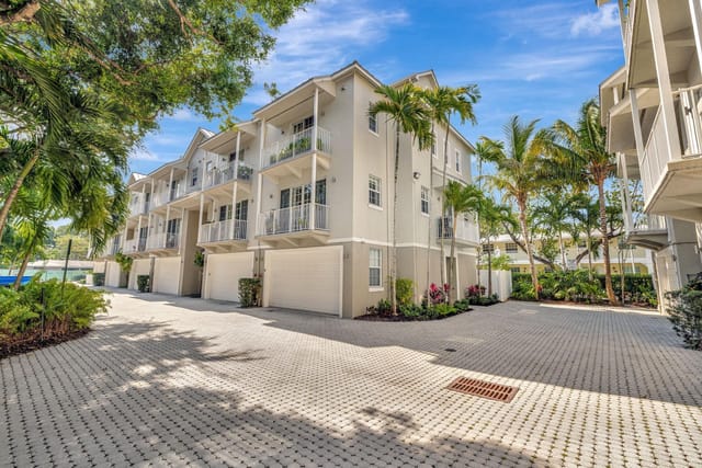 2685 NE 9TH Avenue 6, Wilton Manors, FL 33334