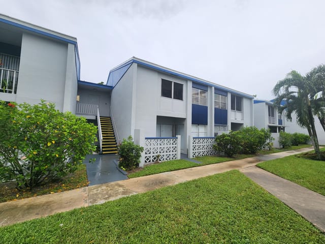 2011 NW 46TH Avenue B102, Lauderhill, FL 33313