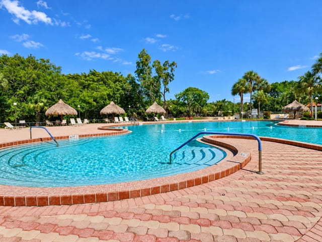 3150 Holiday Springs Boulevard 8-204, Margate, FL 33063