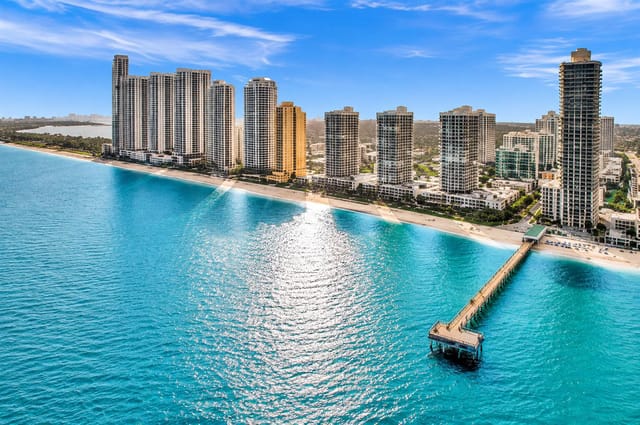 16425 COLLINS Avenue 818, Sunny Isles Beach, FL 33160