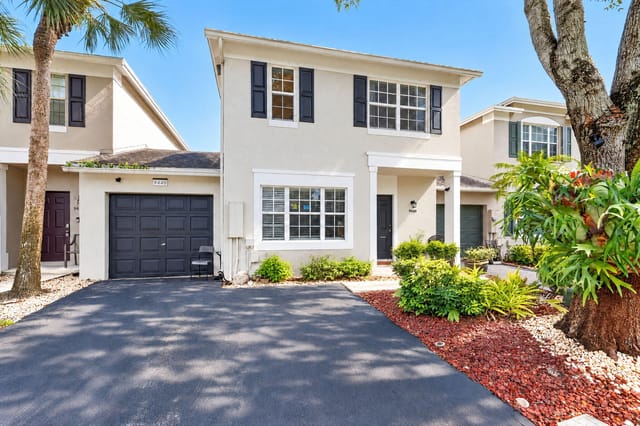 9440 E PLUM HARBOR Way, Tamarac, FL 33321