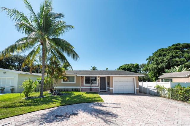 2726 ADAMS Street 2, Hollywood, FL 33020