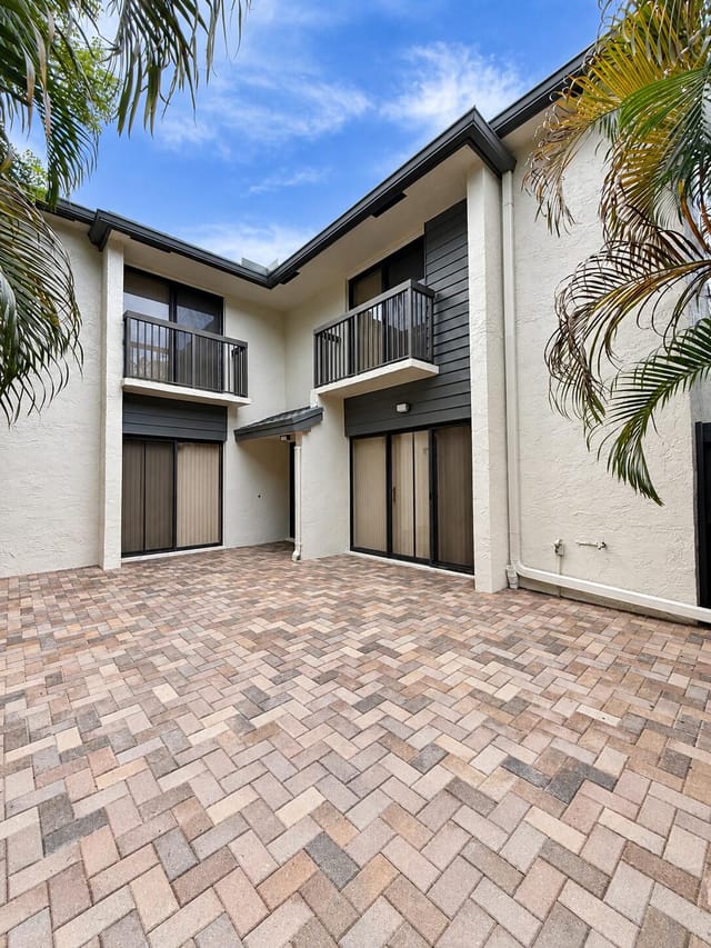 3205 Cocoplum Circle, Coconut Creek, FL 33063