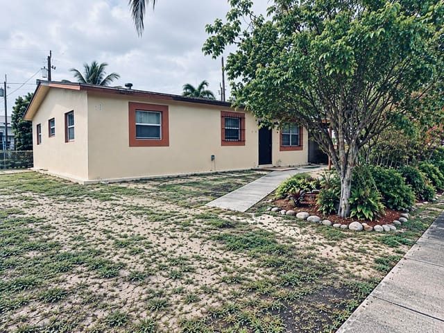 930 NE 52ND Court, Deerfield Beach, FL 33064