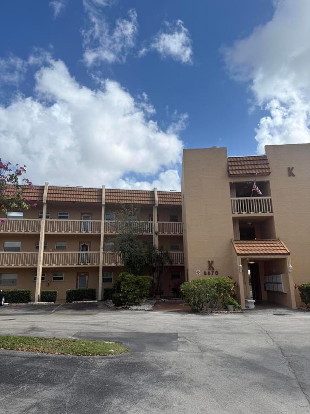 6670 ROYAL PALM Boulevard 205K, Margate, FL 33063