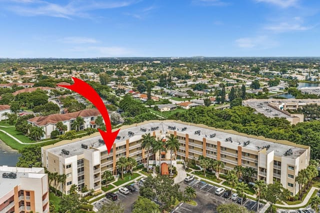 7775 YARDLEY Drive 403, Tamarac, FL 33321