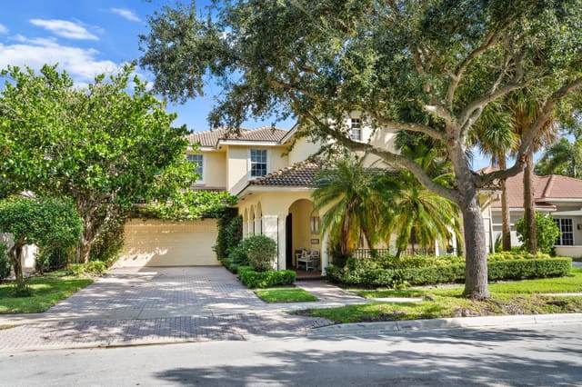 182 Via Veracruz, Jupiter, FL 33458