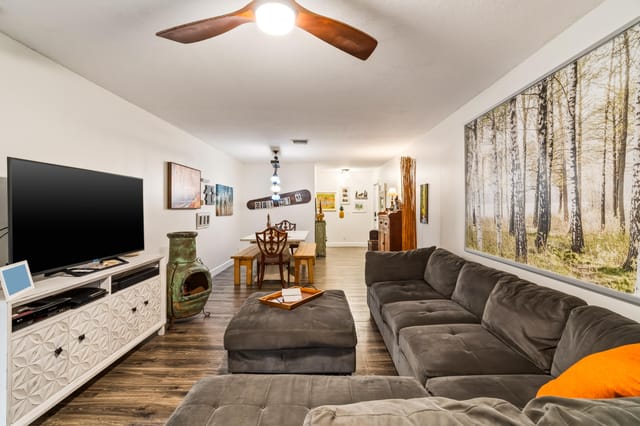 9511 NW 2nd Place, Coral Springs, FL 33071