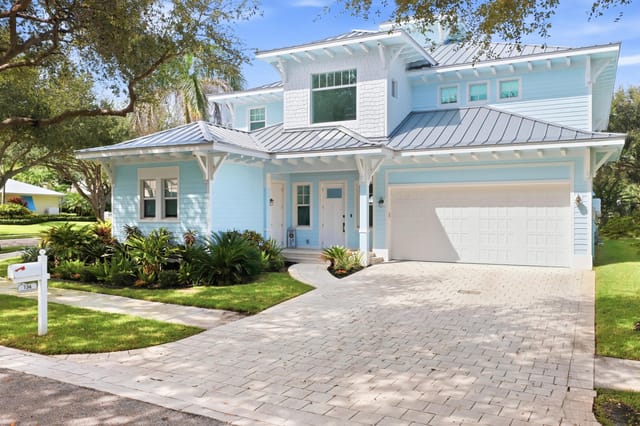 136 INTRACOASTAL Circle, Tequesta, FL 33469