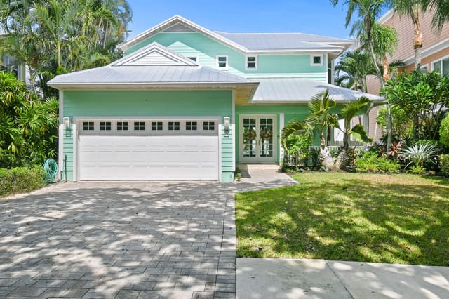 104 Intracoastal Circle, Tequesta, FL 33469