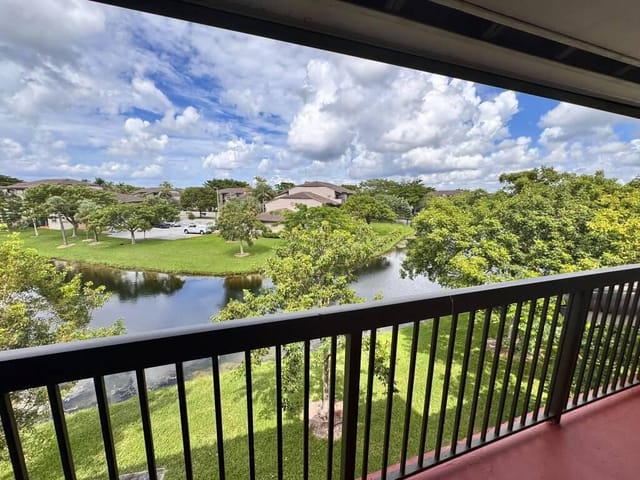 9887 NOB HILL Court, Sunrise, FL 33351