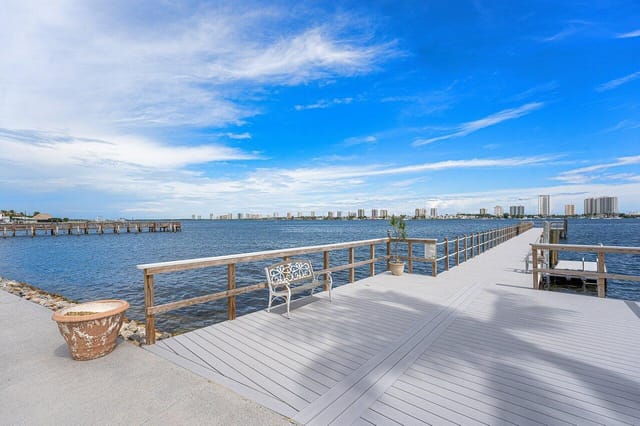 3040 Lake Shore Drive 502, Riviera Beach, FL 33404