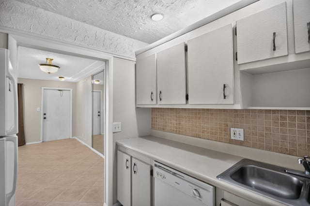 11-web-or-mls-2840 203-8