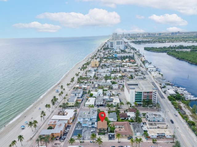 324 ROOSEVELT Street, Hollywood, FL 33019