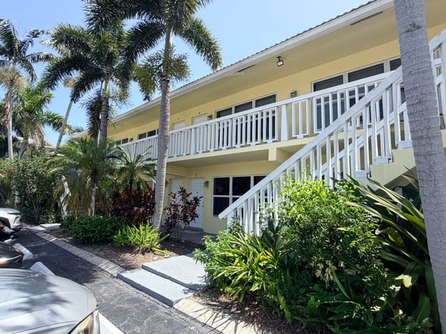 2120 NE 42ND Court 3, Lighthouse Point, FL 33064