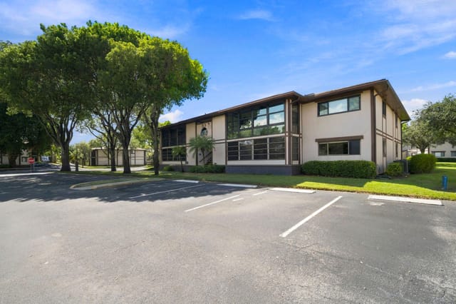 9965 N BELFORT Circle 209, Tamarac, FL 33321