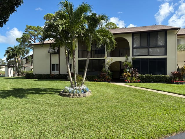 5883 La Paseos Drive C2, Greenacres, FL 33463