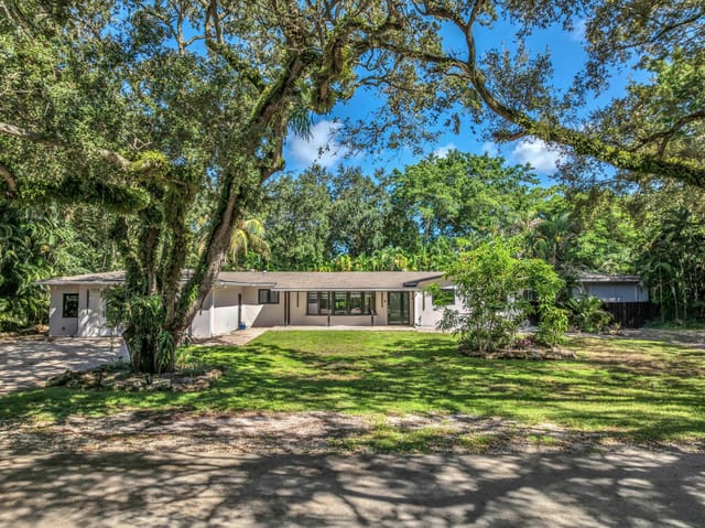 5951 SW 32nd Terrace, Fort Lauderdale, FL 33312