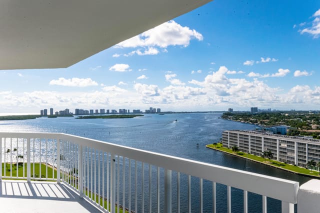 123 LAKESHORE Drive 1543, North Palm Beach, FL 33408