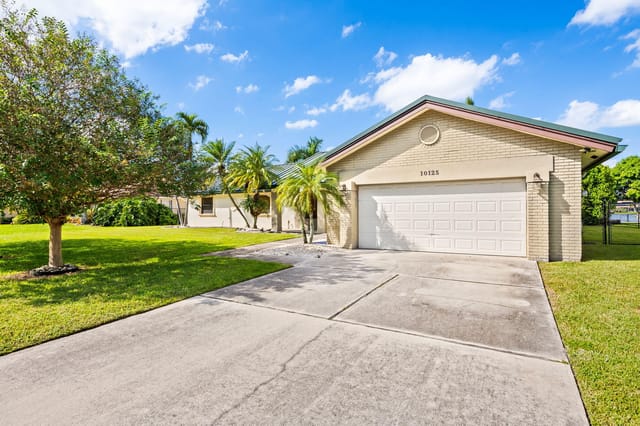 10125 SW 20TH Street, Davie, FL 33324