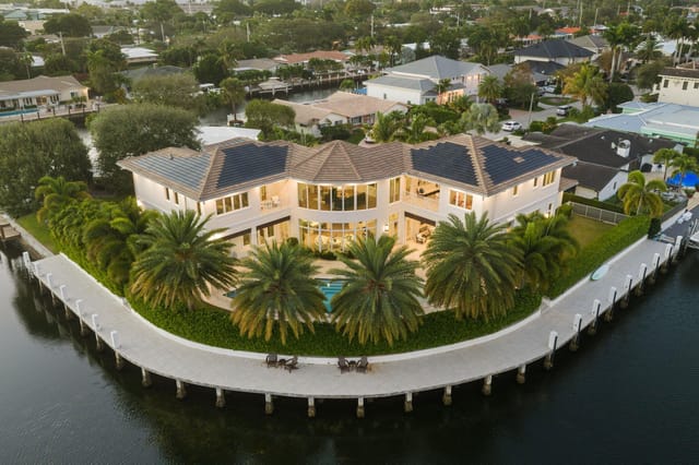 3700 NE 24TH Avenue, Lighthouse Point, FL 33064