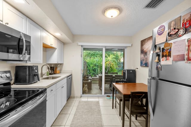 1405 Kitchen