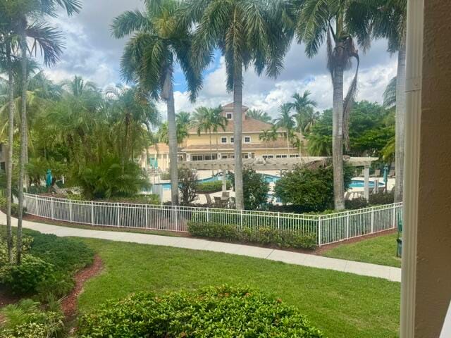 6426 EMERALD DUNES Drive 206, West Palm Beach, FL 33411