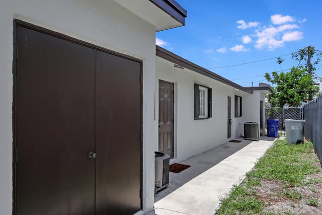 350 NE 25th Court, Pompano Beach, FL 33064