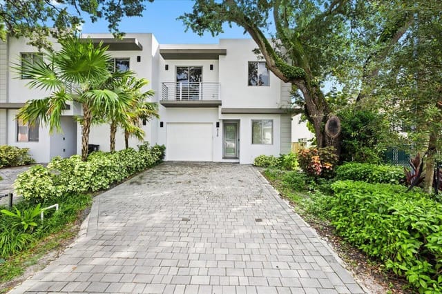 828 SW 30TH Street, Fort Lauderdale, FL 33315