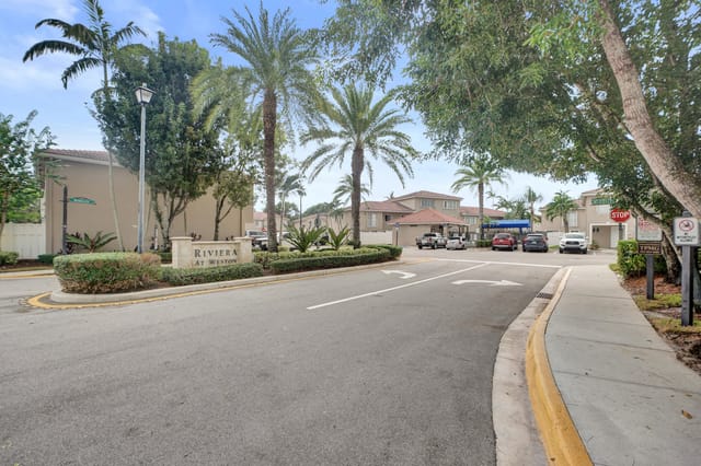 235 Riviera Circle, Weston, FL 33326