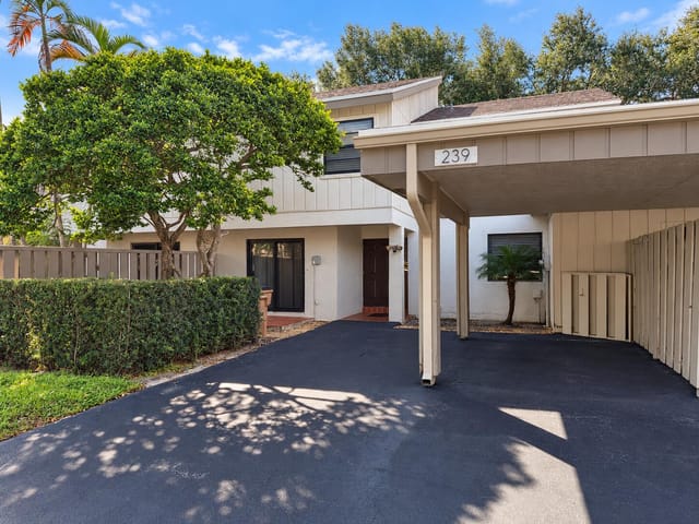 239 Wildwood Circle 239, Deerfield Beach, FL 33442