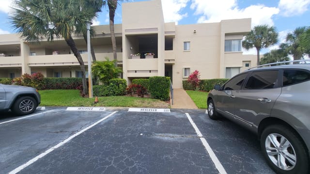 3212 STRAWFLOWER Way 220, Lake Worth, FL 33467