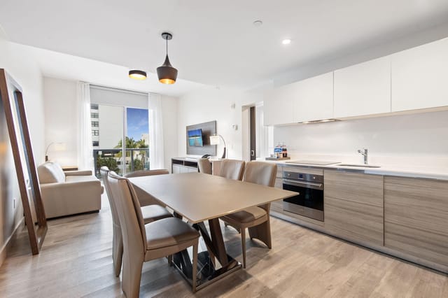 Kitchen & Living