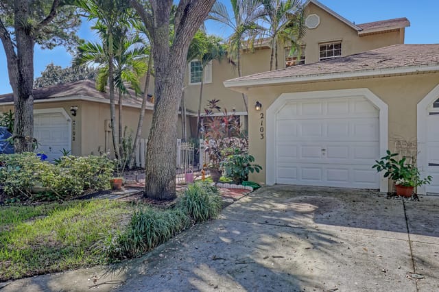 2103 MAPLEWOOD Drive, Greenacres, FL 33415