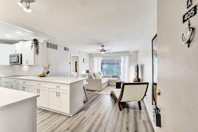 3040 NE 16TH Avenue A405, Oakland Park, FL 33334
