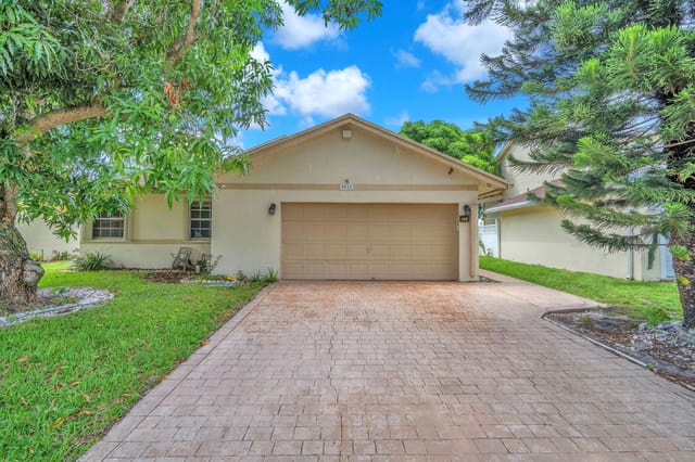 1020 SW 99TH Avenue, Pembroke Pines, FL 33025