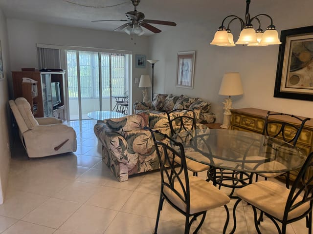 2800 NW 47TH Terrace 304B, Lauderdale Lakes, FL 33313