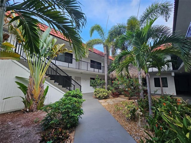 2201 NE 36TH Street 210, Lighthouse Point, FL 33064