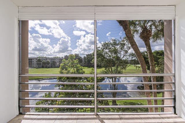 9431 LIVE OAK Place 307, Davie, FL 33324