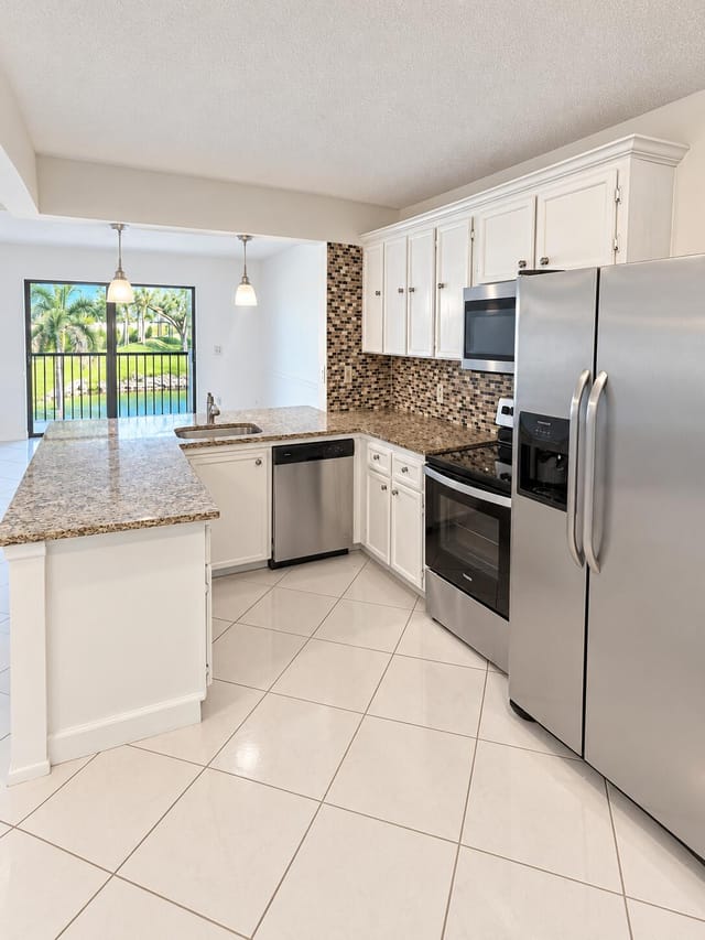 23288 SW LYONS Road 106, Boca Raton, FL 33428