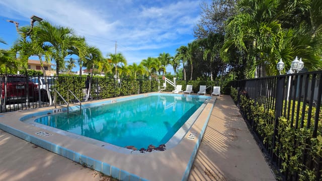 1601 S FEDERAL Highway 7, Lake Worth Beach, FL 33460