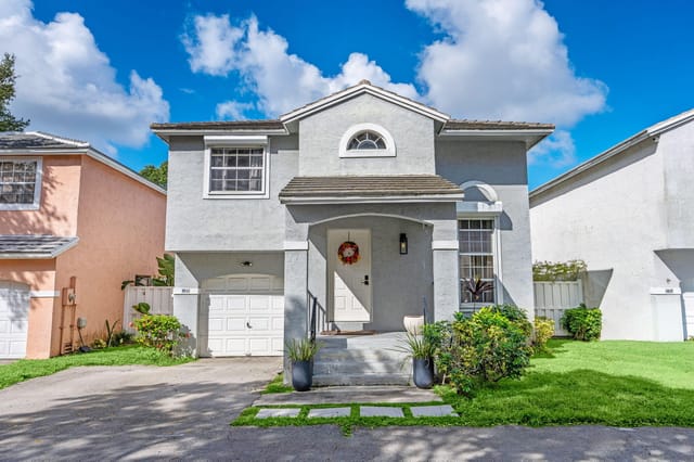 9843 NW 2ND Court, Plantation, FL 33324