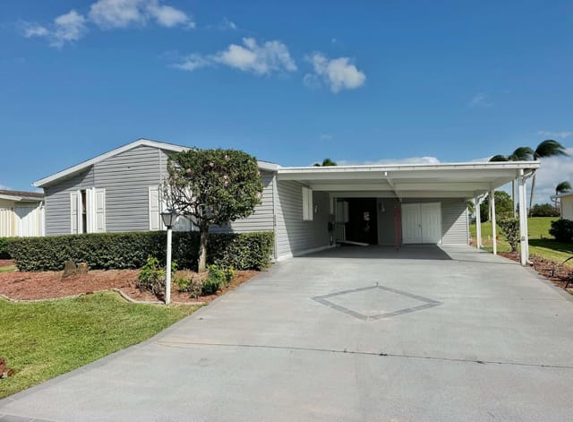8004 9TH HOLE Drive, Port St. Lucie, FL 34952