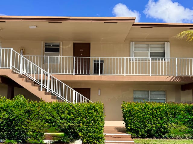 7505 NW 5TH Court 102, Margate, FL 33063