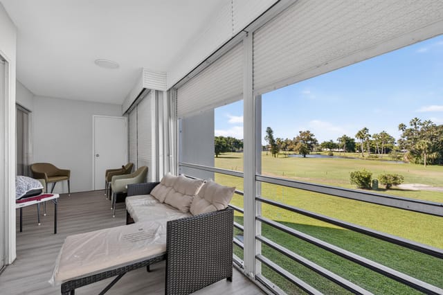 3871 VIA POINCIANA 202, Lake Worth, FL 33467