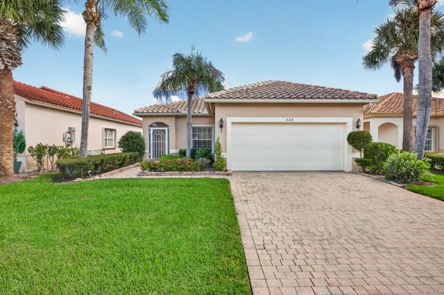 326 NW TREELINE Trace, Port St. Lucie, FL 34986
