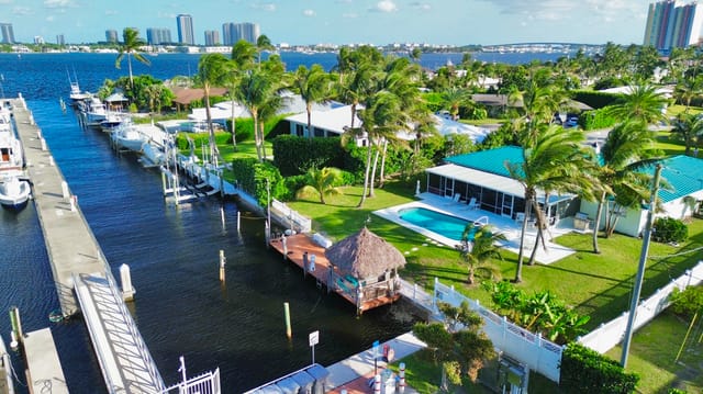 110 Shore Drive, Riviera Beach, FL 33404
